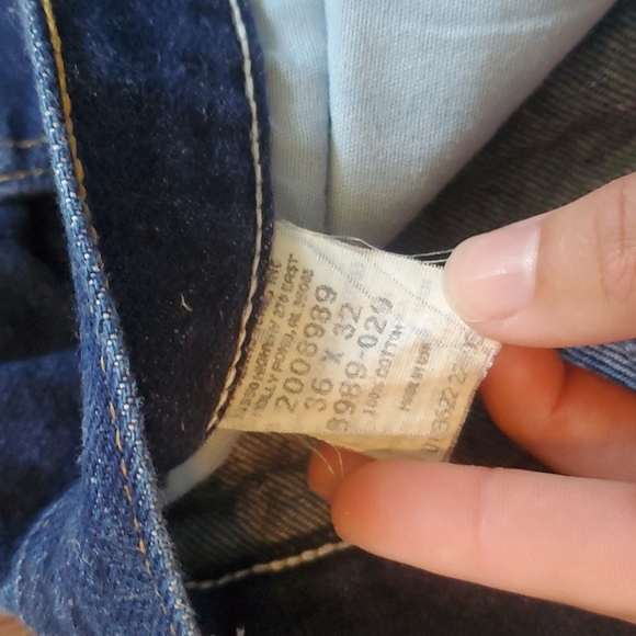 LEE - Picture 3 of 4